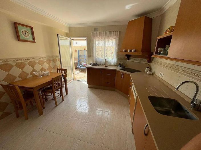 Image No.9-3 Bed Property for sale