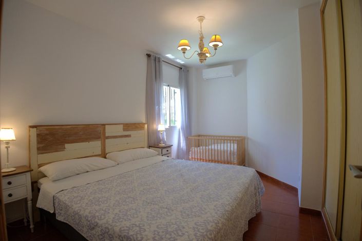 Image No.11-1 Bed Property for sale