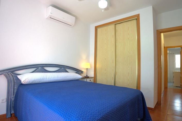 Image No.12-1 Bed Property for sale