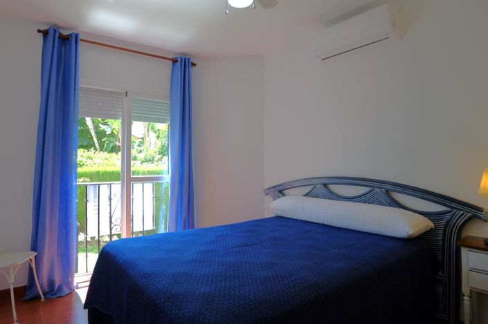 Image No.13-1 Bed Property for sale