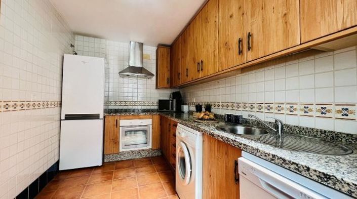 Image No.10-2 Bed Property for sale