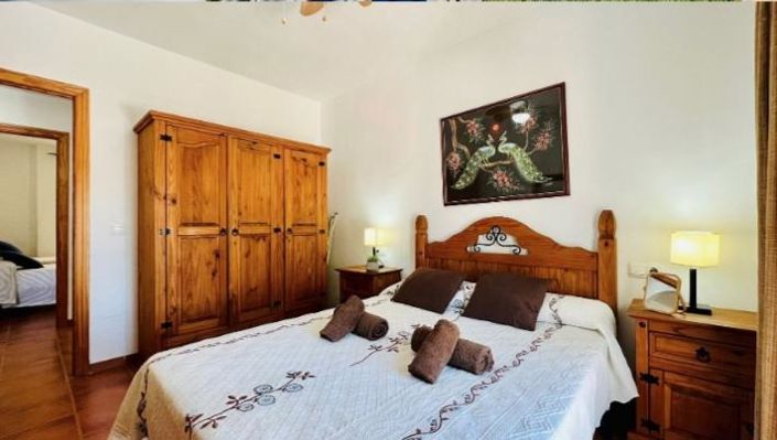 Image No.12-2 Bed Property for sale