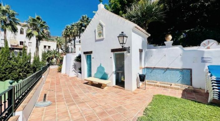 Image No.25-2 Bed Property for sale