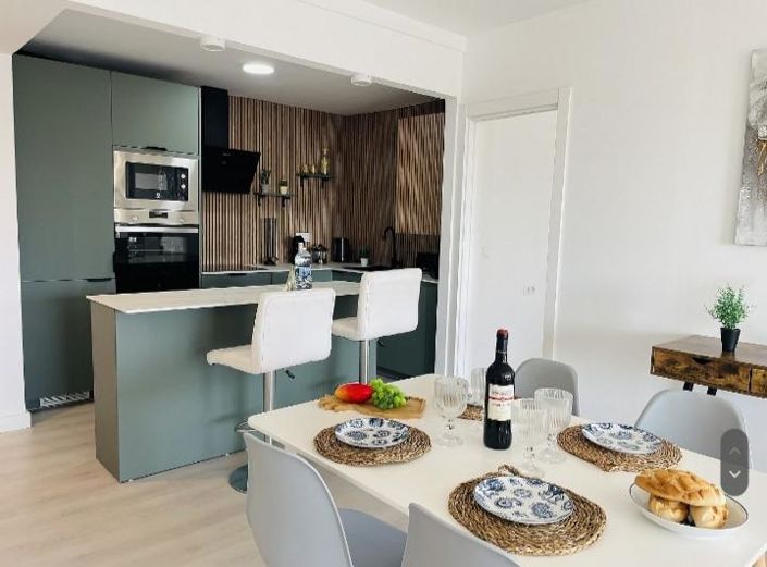 Image No.10-3 Bed Property for sale