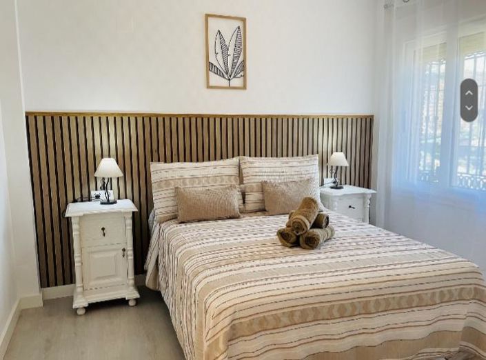 Image No.21-3 Bed Property for sale