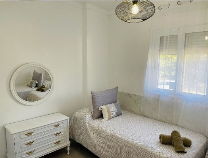 Image No.24-3 Bed Property for sale