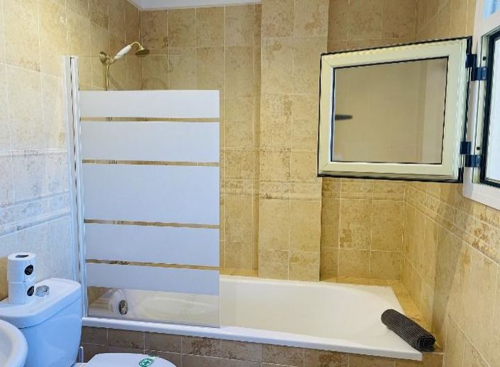 Image No.38-3 Bed Property for sale