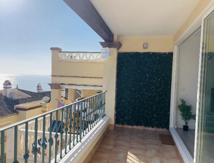 Image No.41-3 Bed Property for sale