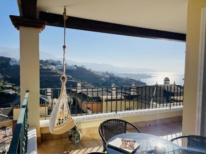 Image No.42-3 Bed Property for sale