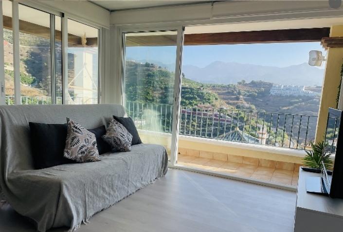 Image No.5-3 Bed Property for sale