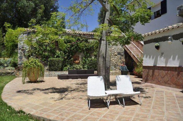 Image No.22-6 Bed Property for sale