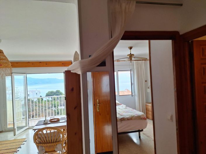 Image No.10-1 Bed Property for sale