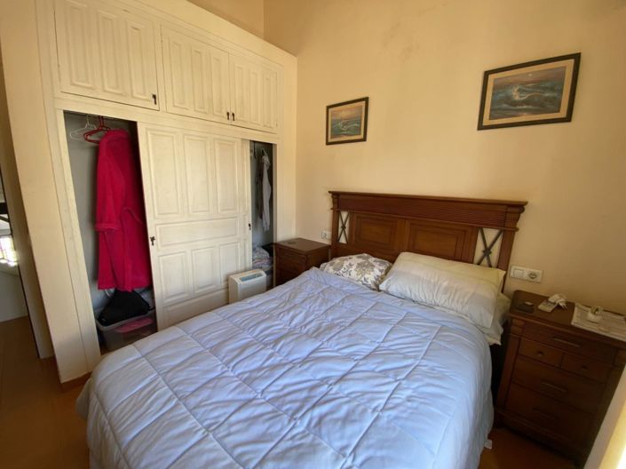 Image No.17-2 Bed Property for sale