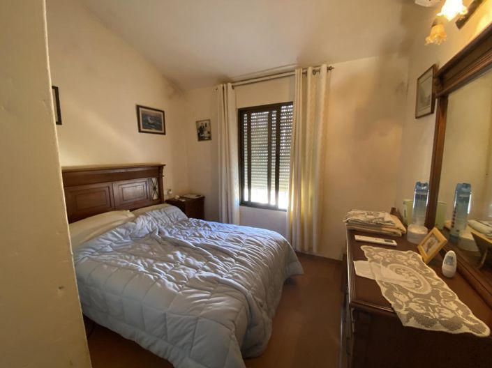 Image No.18-2 Bed Property for sale