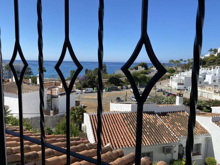 Image No.22-2 Bed Property for sale