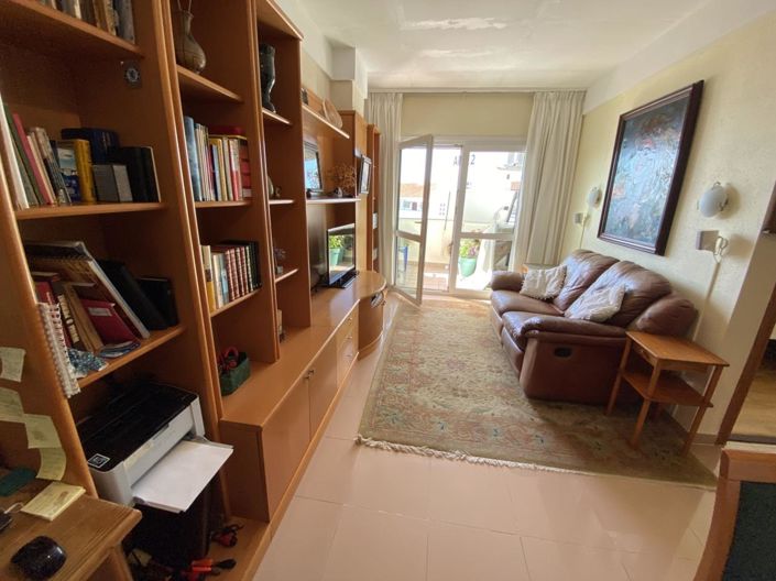 Image No.11-2 Bed Property for sale