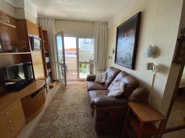 Image No.12-2 Bed Property for sale