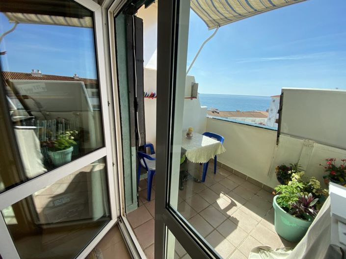 Image No.17-2 Bed Property for sale