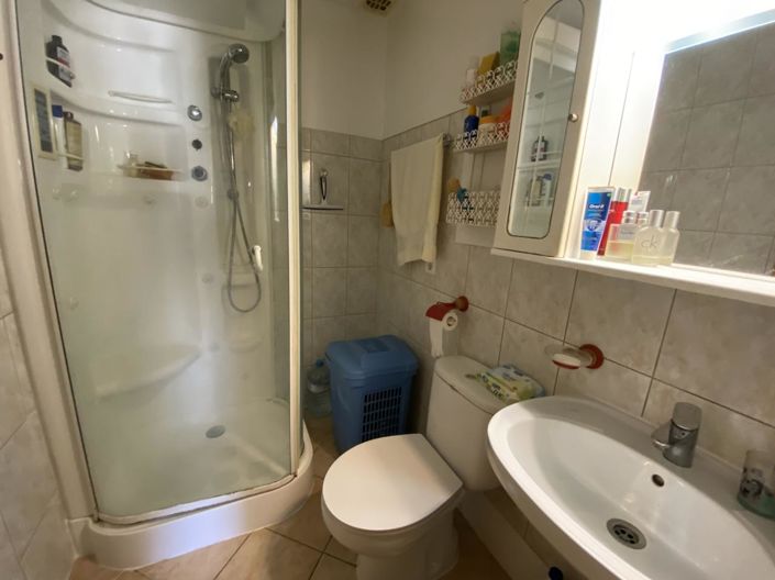 Image No.30-2 Bed Property for sale