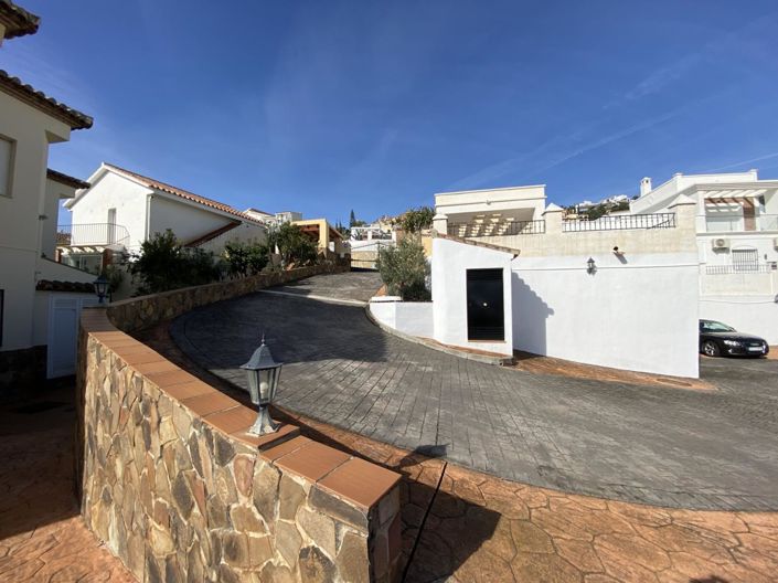 Image No.31-2 Bed Property for sale