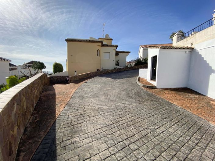 Image No.34-2 Bed Property for sale