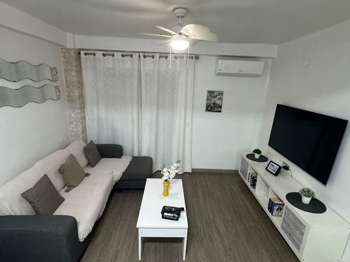 Image No.10-1 Bed Property for sale