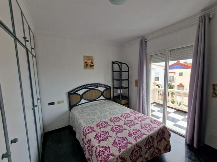 Image No.11-3 Bed Property for sale