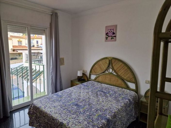 Image No.12-3 Bed Property for sale