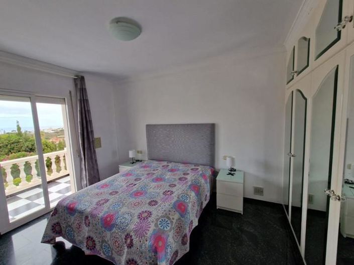 Image No.13-3 Bed Property for sale