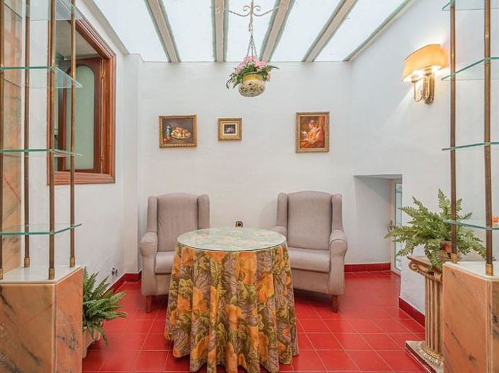 Image No.10-4 Bed Property for sale