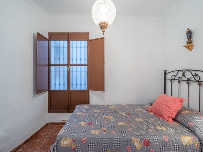 Image No.16-4 Bed Property for sale