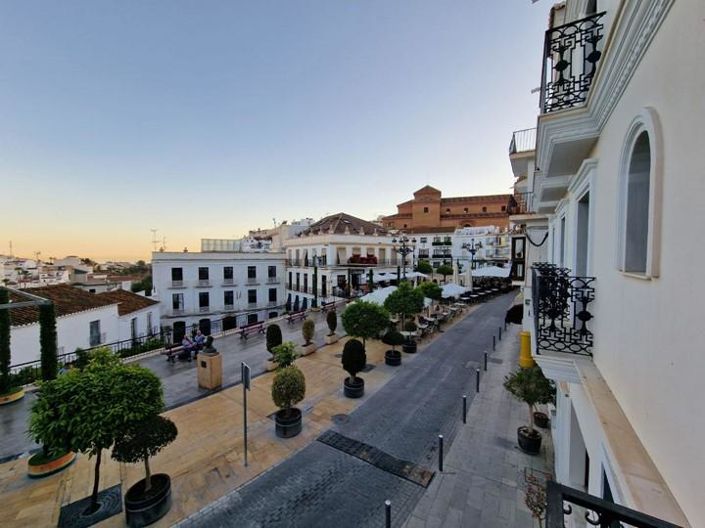 Image No.19-4 Bed Property for sale