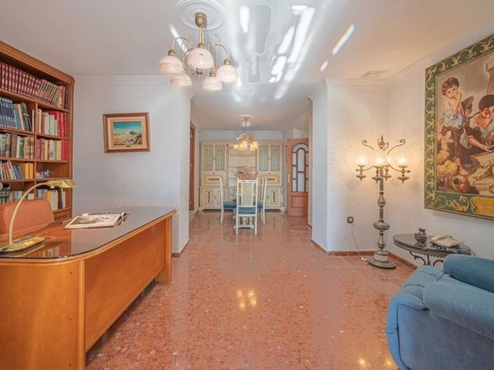 Image No.5-4 Bed Property for sale