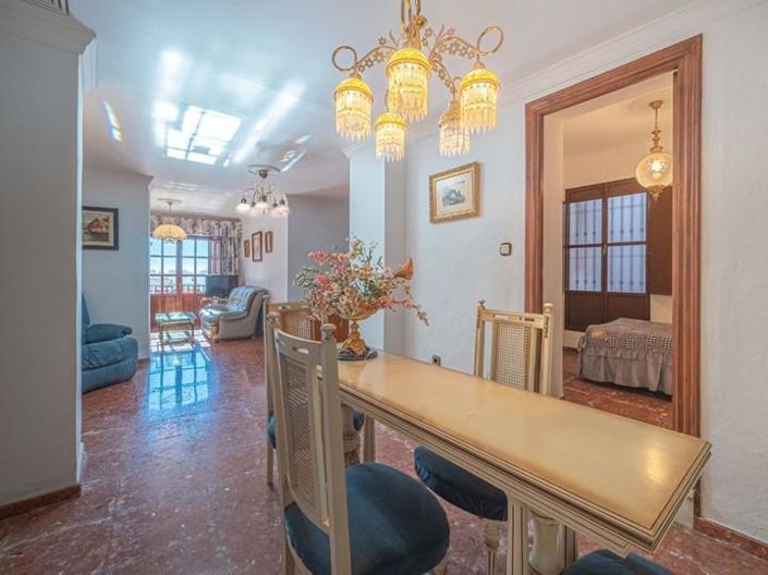 Image No.8-4 Bed Property for sale