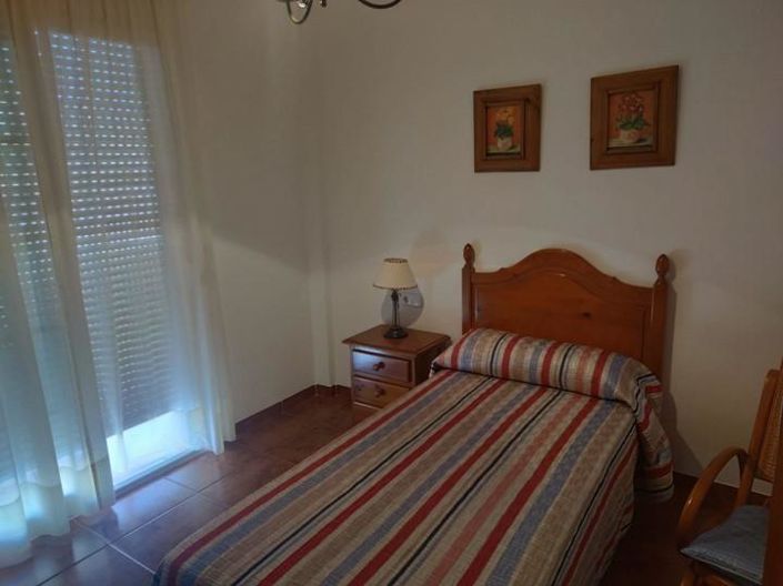 Image No.12-5 Bed Property for sale