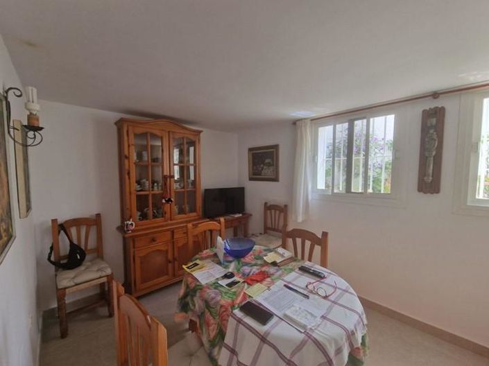 Image No.16-4 Bed Property for sale