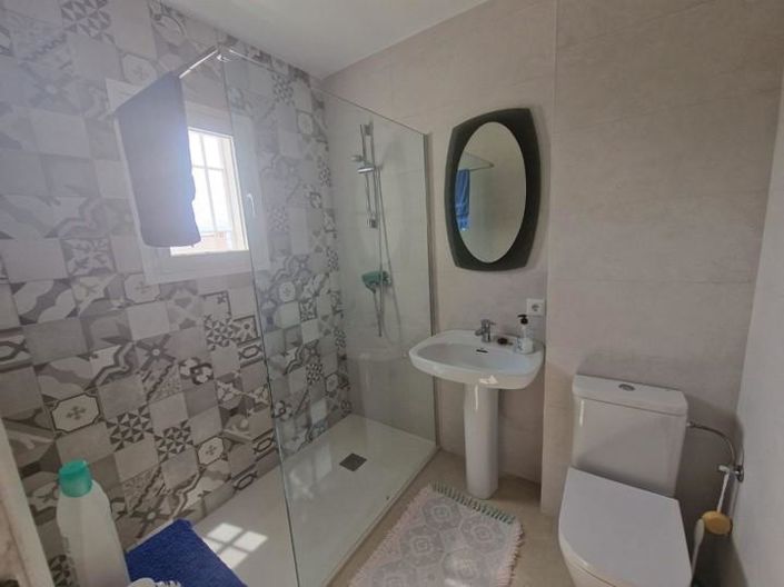 Image No.25-4 Bed Property for sale