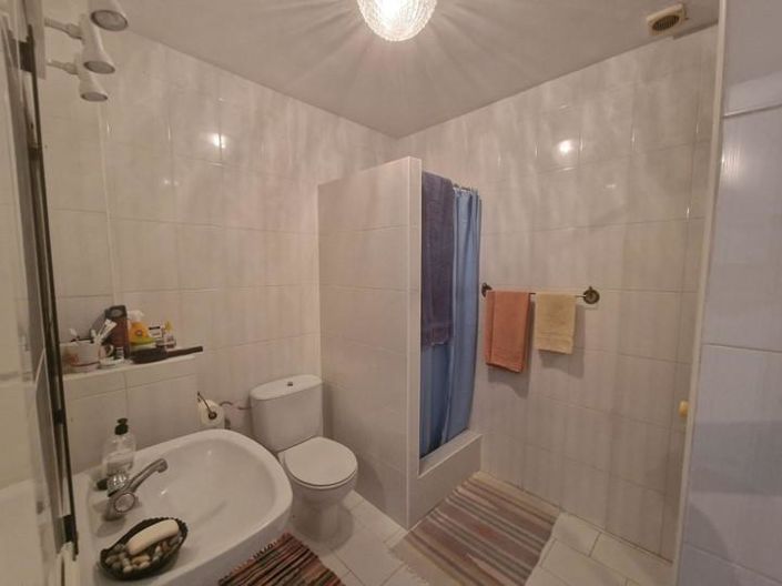 Image No.26-4 Bed Property for sale