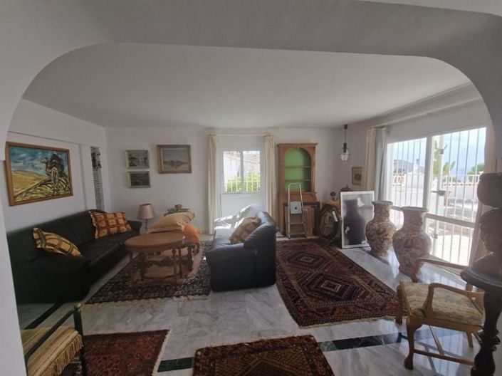 Image No.5-4 Bed Property for sale