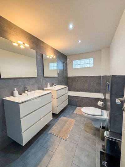 Image No.15-3 Bed Property for sale