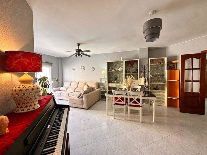 Image No.10-3 Bed Property for sale