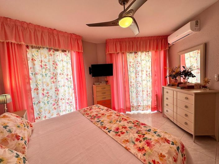 Image No.22-3 Bed Property for sale