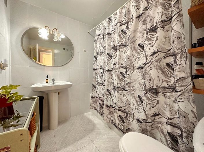 Image No.28-3 Bed Property for sale