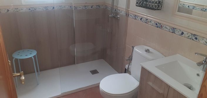 Image No.28-13 Bed Property for sale