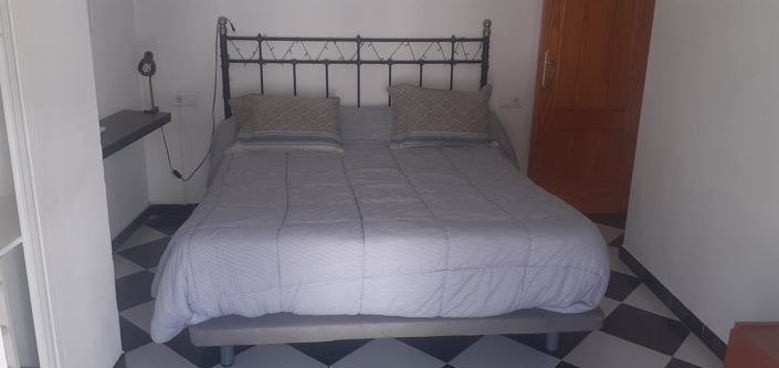 Image No.19-3 Bed Property for sale