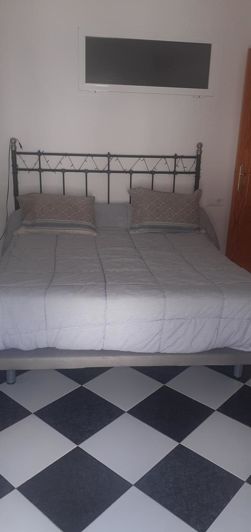 Image No.20-3 Bed Property for sale