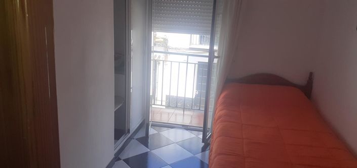 Image No.24-3 Bed Property for sale