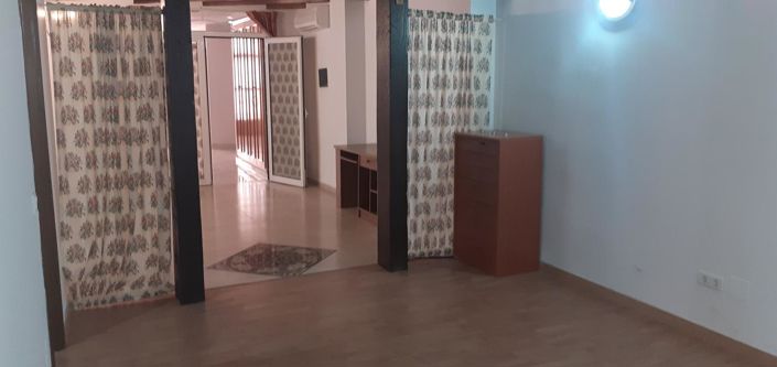 Image No.10-1 Bed Property for sale