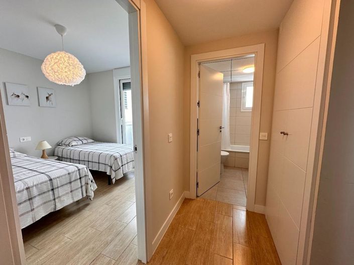 Image No.10-2 Bed Property for sale