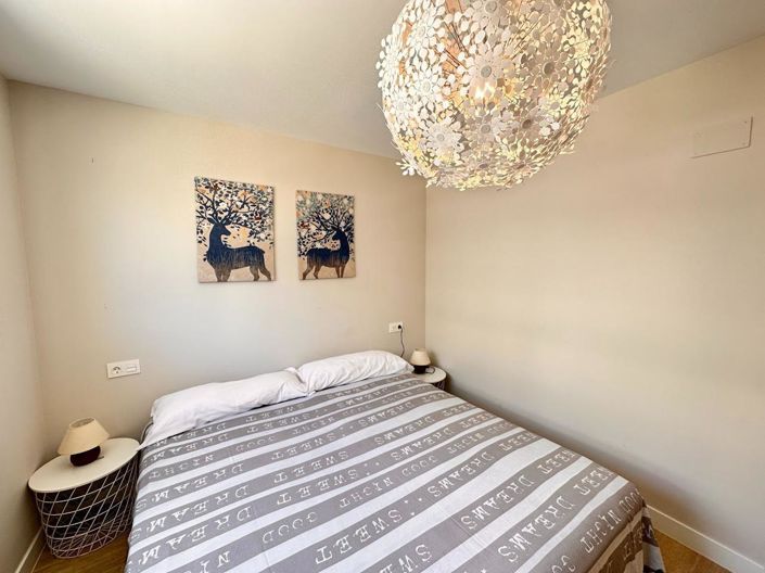 Image No.12-2 Bed Property for sale